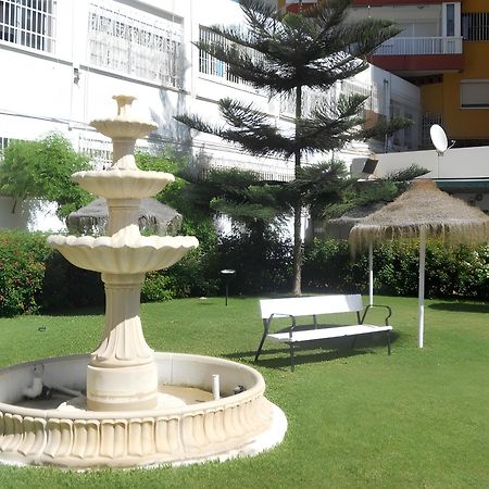 Next To Puerto Marina And The Beach เบนัลมาเดนา ภายนอก รูปภาพ