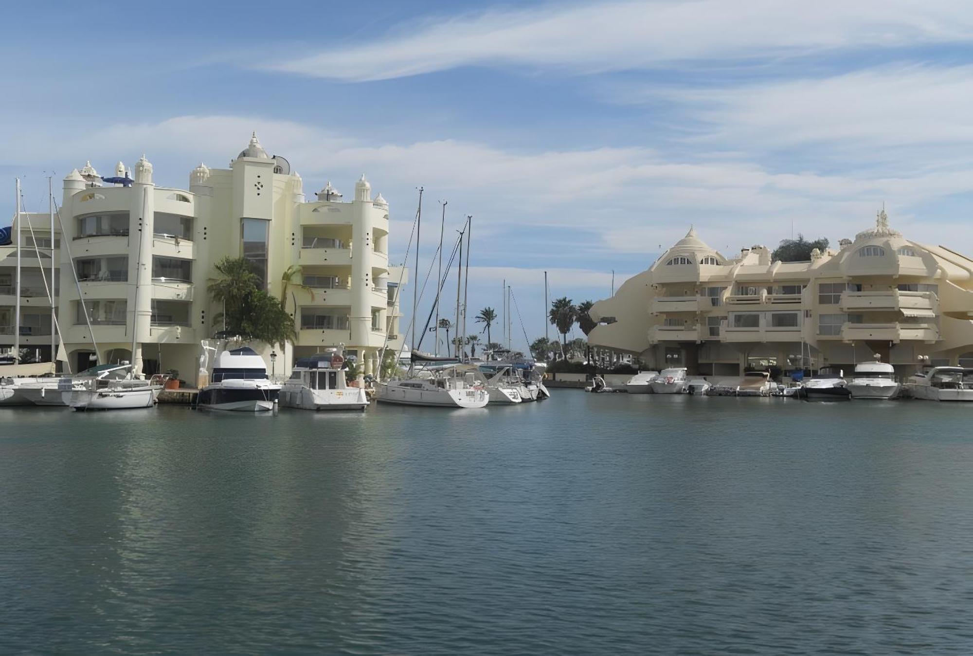 Next To Puerto Marina And The Beach เบนัลมาเดนา ภายนอก รูปภาพ