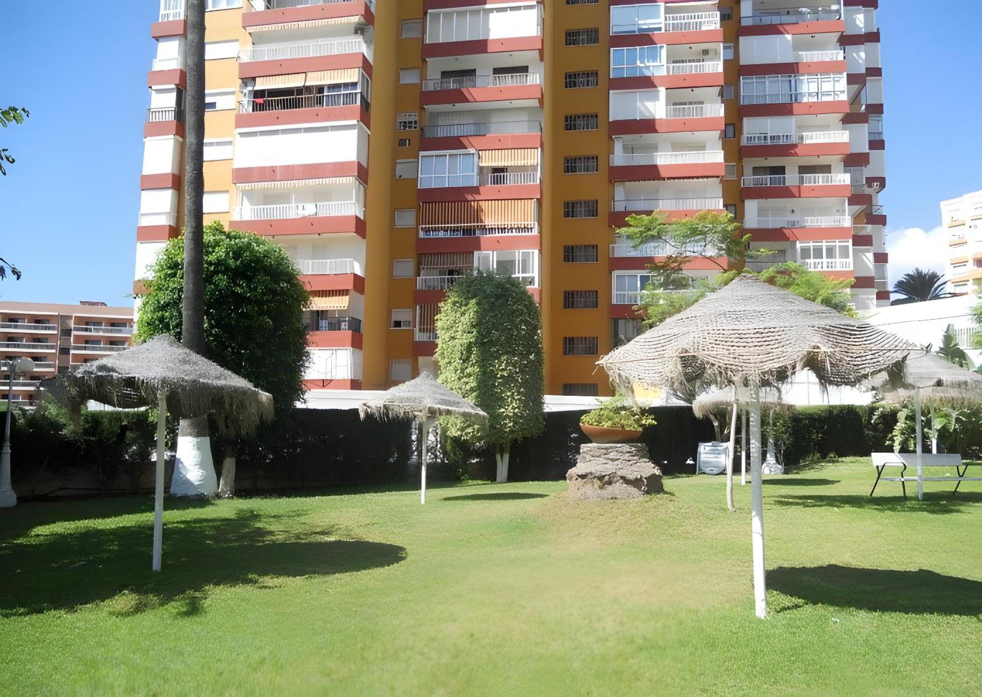 Next To Puerto Marina And The Beach เบนัลมาเดนา ภายนอก รูปภาพ